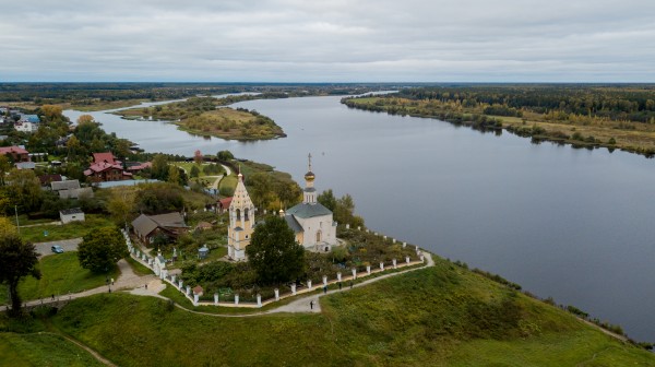 Экскурсия на катере в Храм Рождества Богородицы