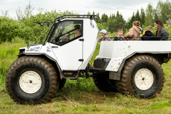 Путешествие на болотоходах